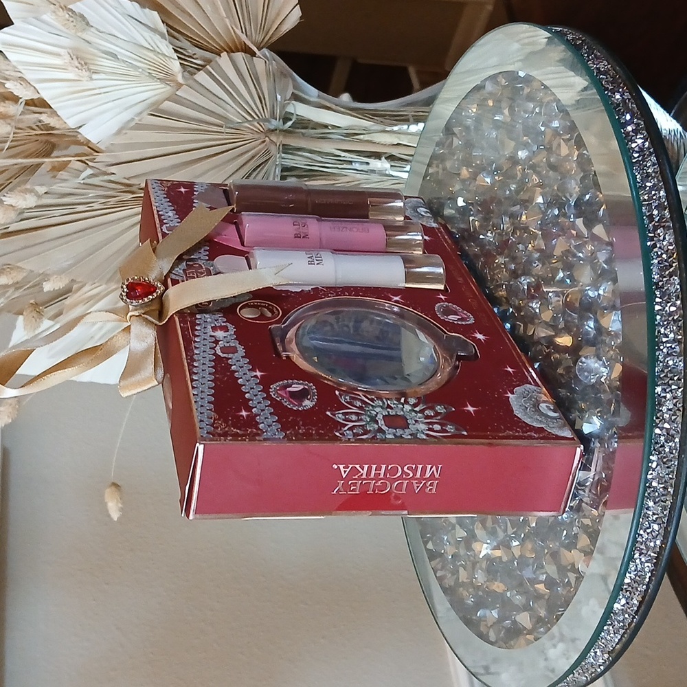 New Badgley Mischka Blush Makeup Trio Set With Compact Mirror Full Size - Picture 10 of 17